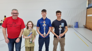 Züri Oberland Open 2023 - Juniors Top 3 (de gauche à droite) : Silvio Condrau (Otter Darters), Mael Bachmann, Leon Gabriel et Patrick Ritschard